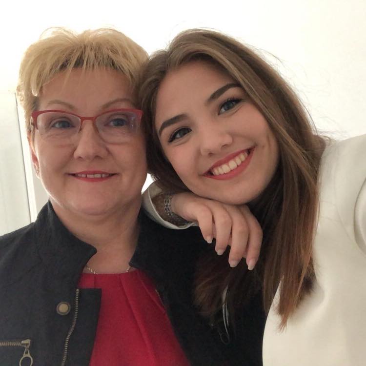 Ana  Broz